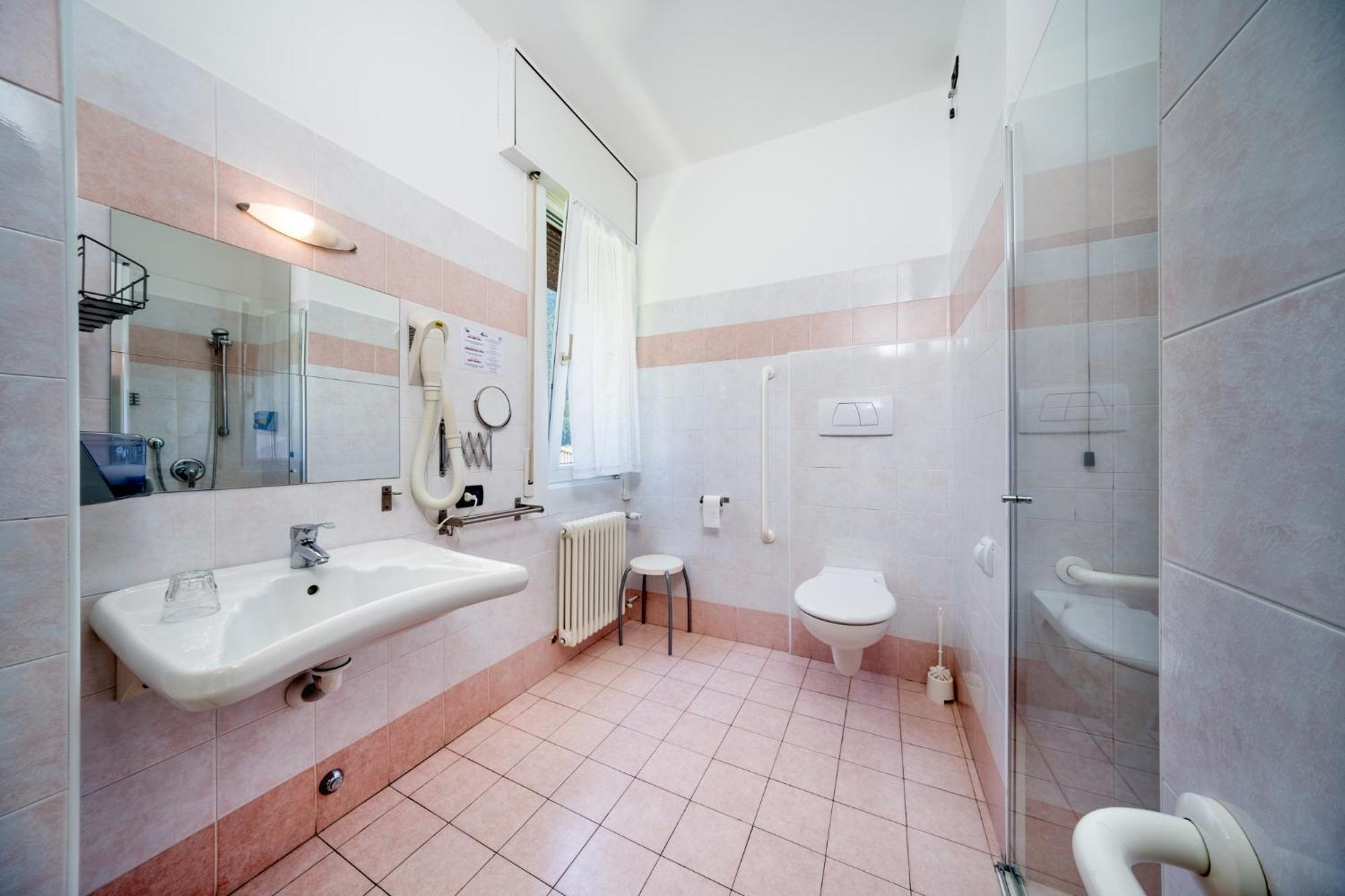 Hotel Martinelli Ronzo-Chienis Habitación foto