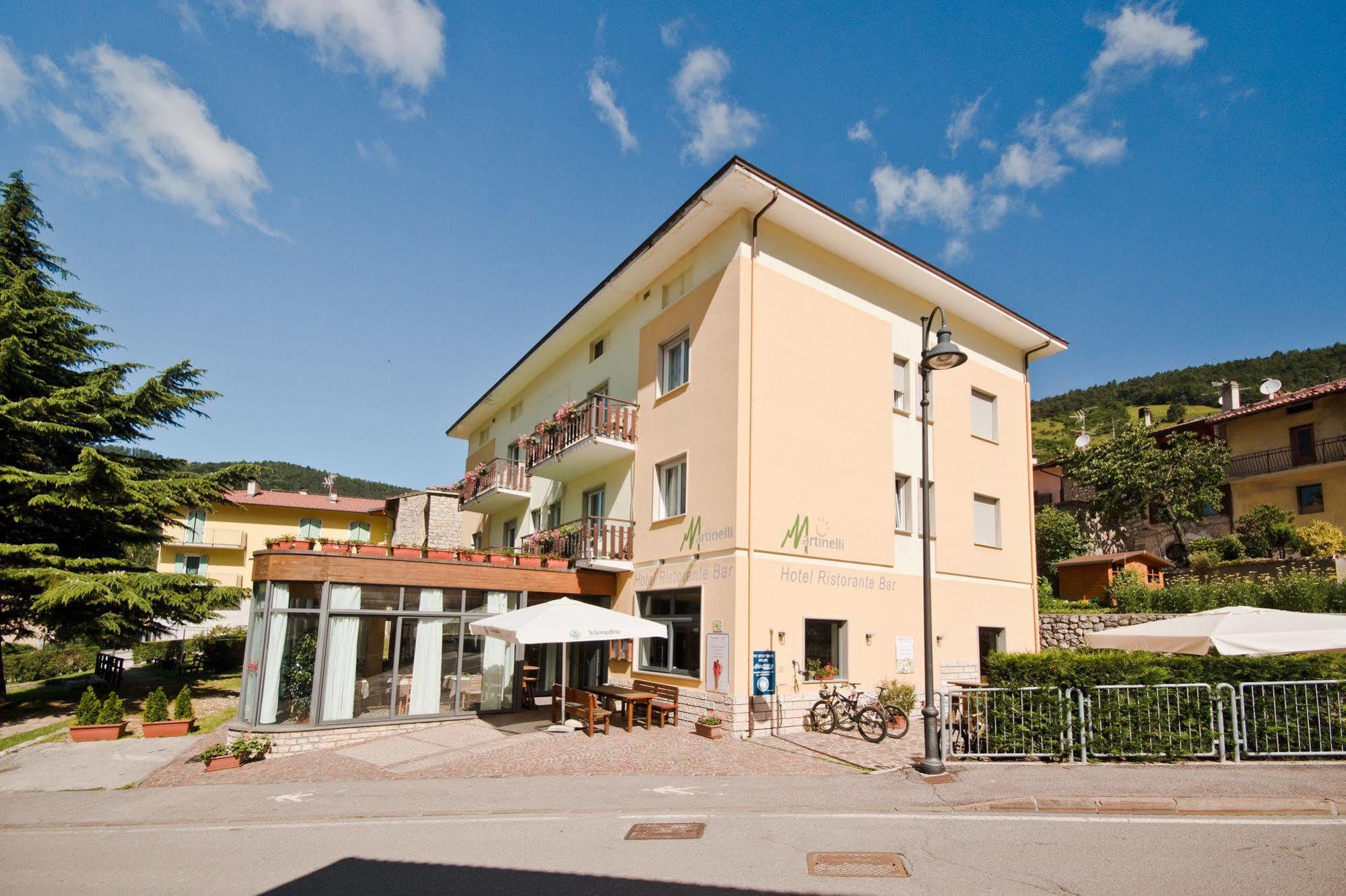 Hotel Martinelli Ronzo-Chienis Exterior foto