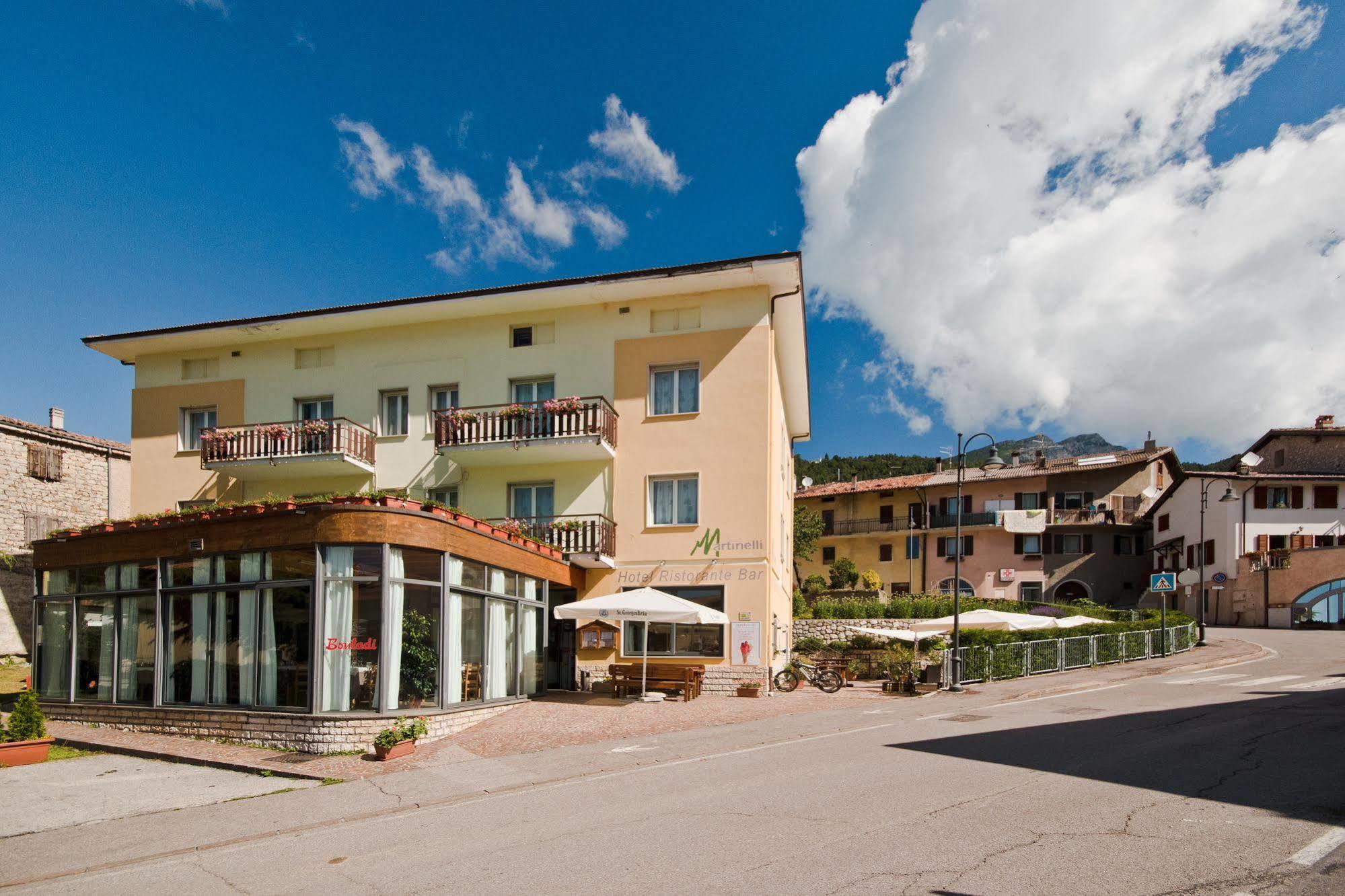 Hotel Martinelli Ronzo-Chienis Exterior foto
